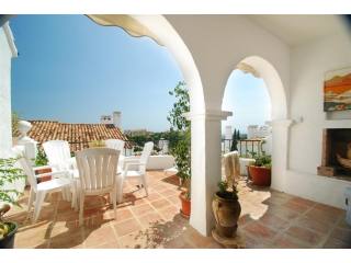 APARTMENT FOR SALE BENAHAVIS
