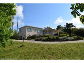 Bungalow Built In 2002 With 3 Bedrooms..