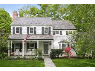 4 bedroom House For Sale: 3 Brook Lane..