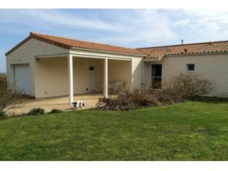 Two-bed bungalow with large garden