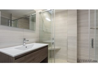 Beautiful apartment located in the desired residential..