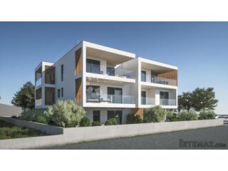 VODICE – NOVI STAN S PRIVATNIM VRTOM U BLIZINI PLAŽ