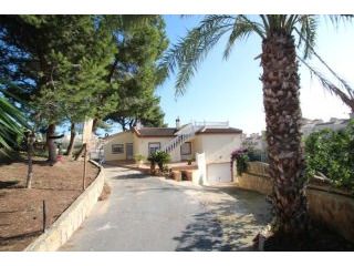 4 Bedrooms - Villa - Alicante - For Sale