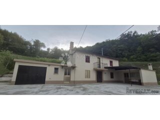 Predivno imanje s pogledom na Učku i dvorac Belaj – 2475 m²