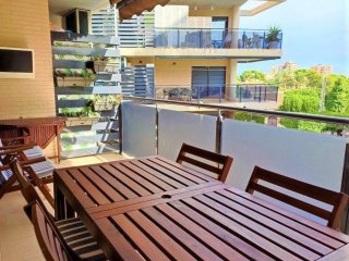 Apartamento luminoso de 2 dormitorios, 2 baños y un..