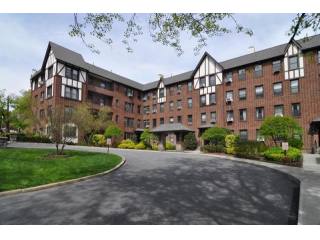 2 bedroom Co-op For Sale: Bronxville..