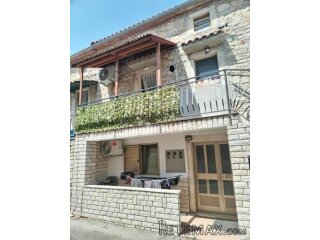 POREČ (okolica) - Kamena kuća sa 2 stana