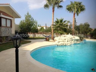 Six Bedroom Villa in three plots with..