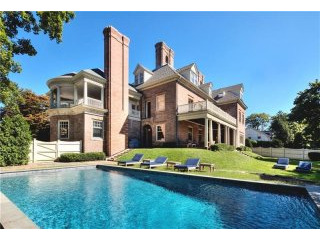 Block of Apartments For Sale: Rhode..