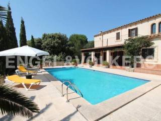 Charming estate with panoramic views