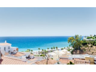 Välkomna till vackra Burriana i Nerja och denna fantastiska..