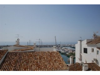2 Bedroom Middle Floor Apartment