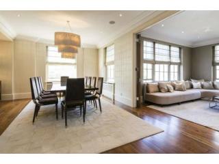 7 bed flat to rent in Park Road, St..