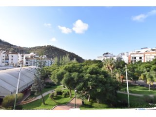 Mycket fin & ljus lägenhet i Algarrobo, öster om Nerja, med..
