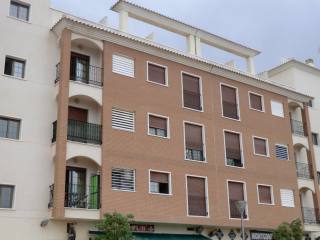 Modern 2 Bed 2 Bath third floor flat
