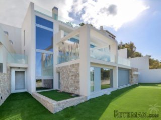 Sea view Project of 11 exclusive design villas with..