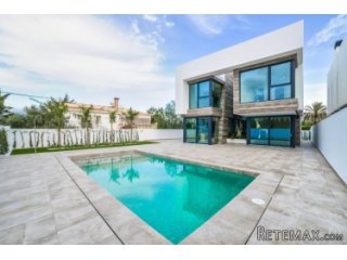 6 Newly built Luxurious villas in the center of Albir with..