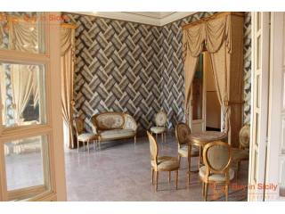 3 bedroom Apartment For Sale: Via..