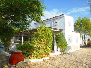 * 6 BED 4 BATH VILLA INCLUDES SEPARATE..