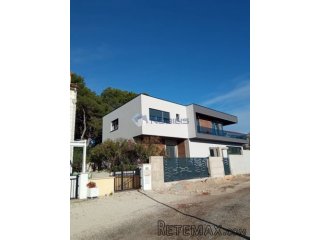 Pula, Fažana,villa 285m2,s.sobe 5 +6 kupaona,bazen,sauna