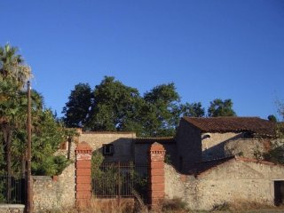 Superb Opportunity Of Farmhouse To..
