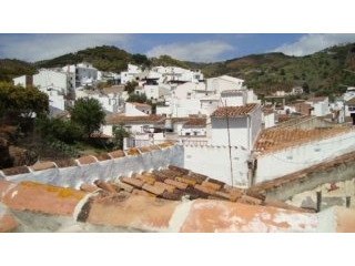 2 bedroom, 1 bathroom Apartment, (build..