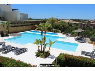 Apartment for sale in Benahavis..