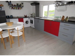 Big bungalow with large garden on..