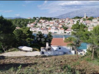 Zemljište sa građevinskom dozvolom, Brač, Povlja