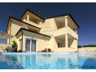 ISTRA, PEROJ, predivna apartmanska kuća s bazenom i...