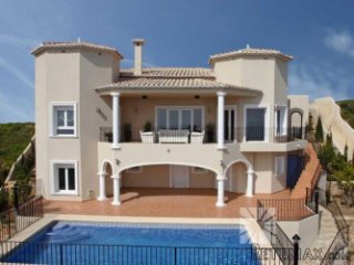 South facing villa of recent construction with panoramic..