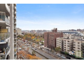 3 bedroom Apartment For Sale: 1020..