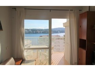 1 bedroom apartment with sea views in..