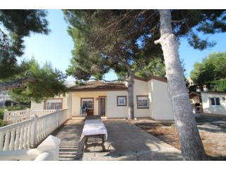 4 Bedrooms - Villa - Alicante - For Sale