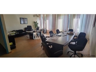 Rijeka, Centar, poslovni prostor 721.40m2, izvrsna pozicija!