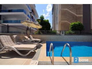 3 + 1 Spacious home right by the beach..
