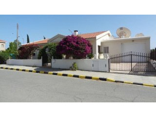 Cosy 3 bedroom Bungalow in Pyrgos