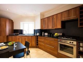 3 bed flat to rent in Stratton Street..