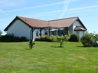 Contemporary Bungalow On Large Plot..