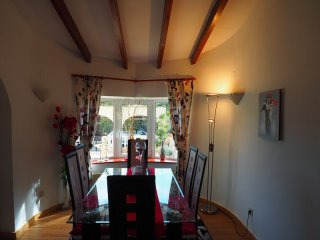 4 Bedrooms - Villa - Alicante - For Sale