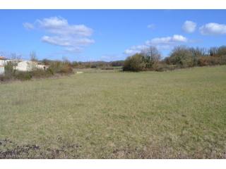 Building Plot Of Land - Only 5 minutes..
