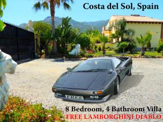 8 Bedrooms - Villa - Malaga - For Sale
