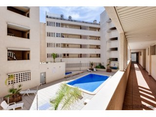 Apartamento reformado, ubicado a sólo 200 metros de la..