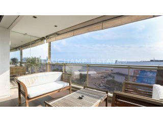Modern apartment with sea view Cannes..