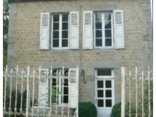 Nice Formal House Near to Town