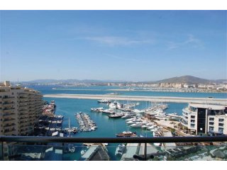 2 bed apartment in Ocean Village