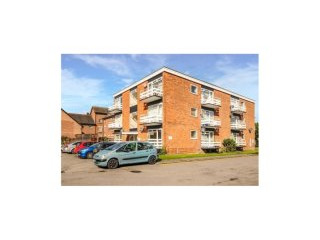 Flat/Apartment Studio Purpose Built To..