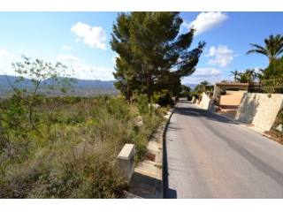 A 1715 sqm plot with planning and..