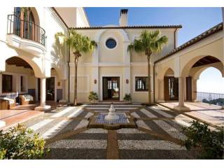 6 bedroom Detached Villa For Sale:..