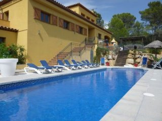 Beautiful House With Pool And Near..